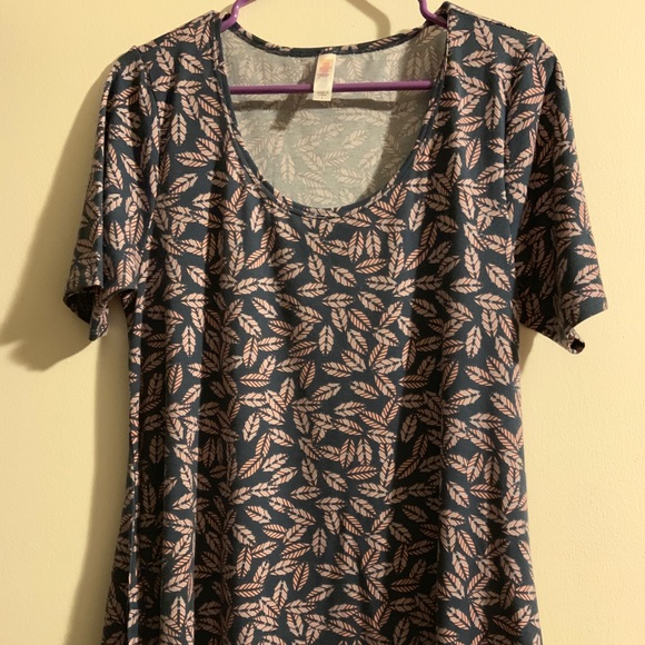 Lularoe perfect T - Picture 2 of 4